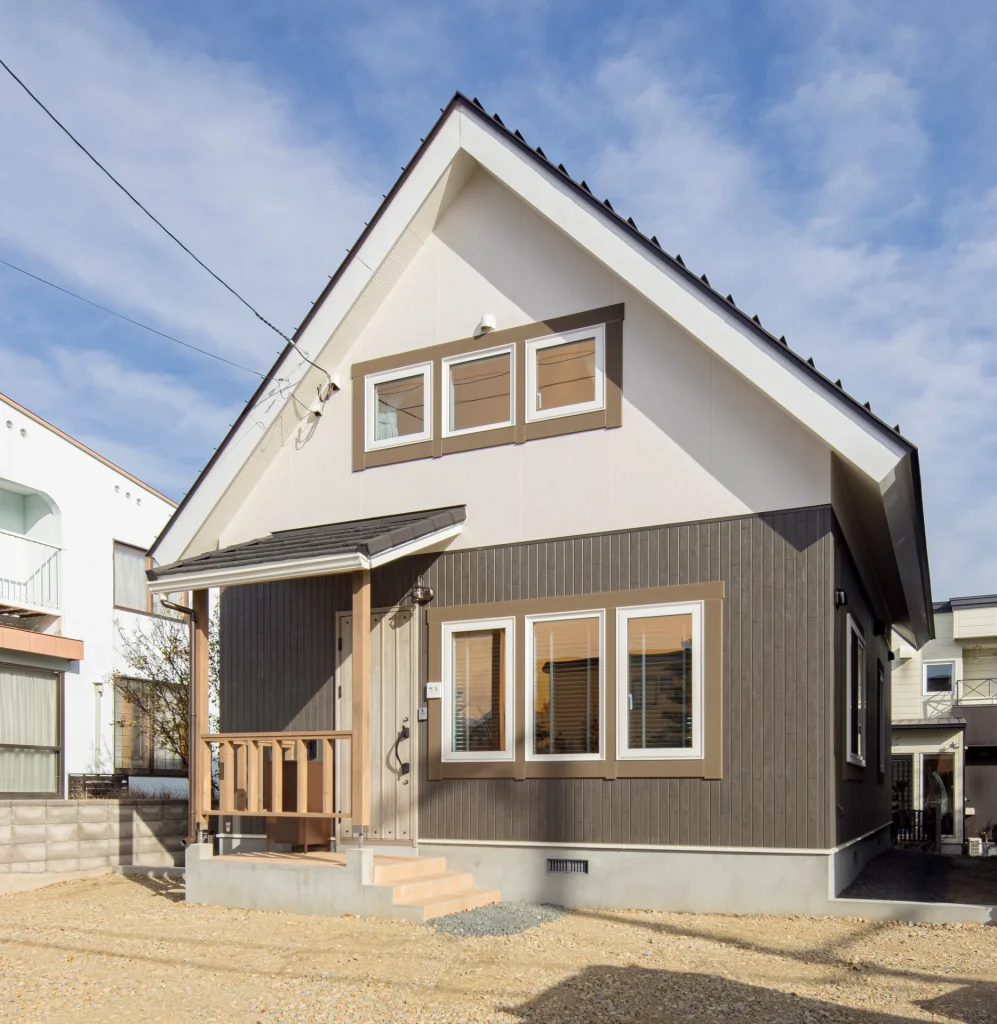 三角屋根の家